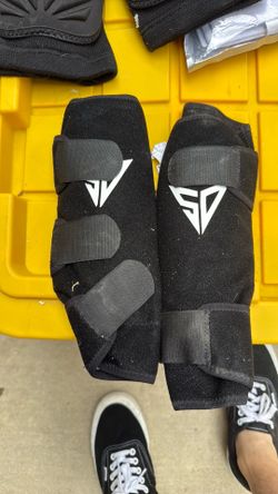 Goalie knee pads