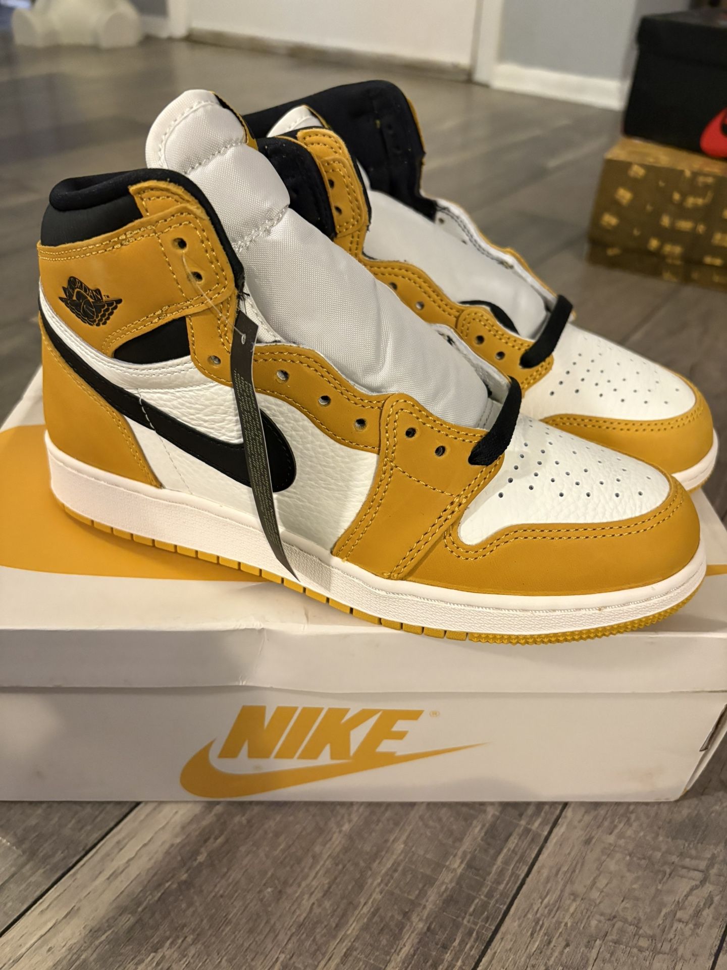 Retro Air Jordan 1 Yellow Orchre