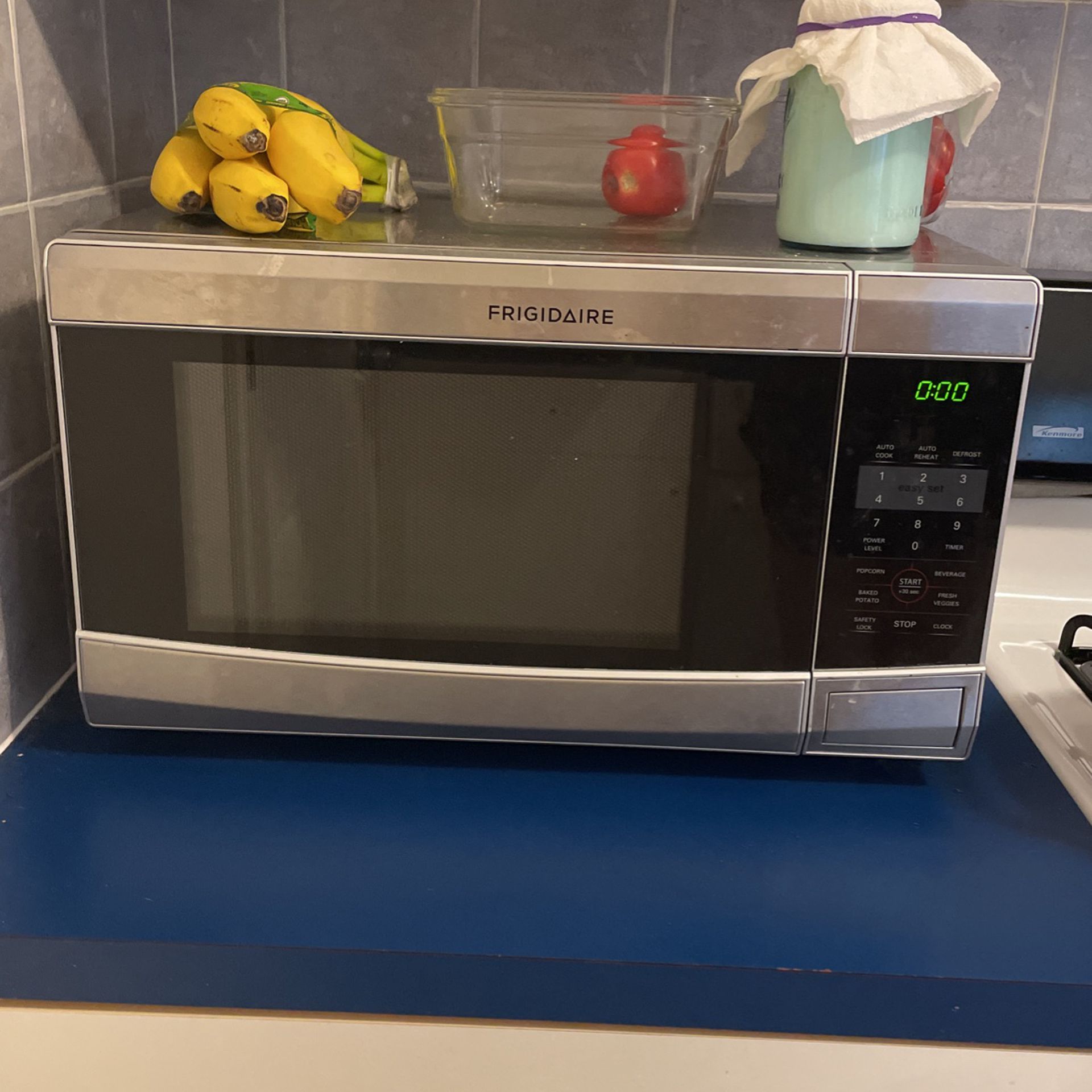 Lightly Used Frigidaire Microwave 