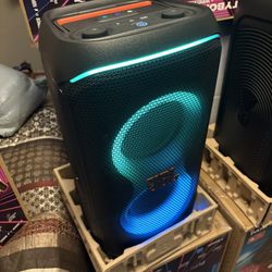 JBL «Partybox Club 120» Bluetooth Portable Speaker LED Lights, 160W Bass, JBL Pro Sound (NO MIC)