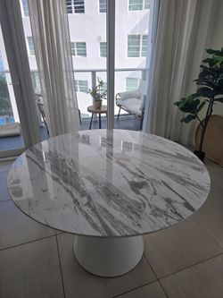Round Dining Table – White Marble Look (without chairs)