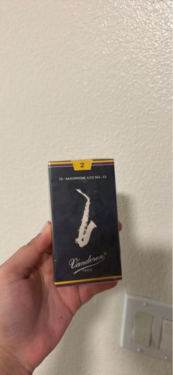 Alto sax reeds