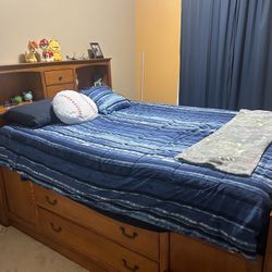 Queen Captain’s Bed