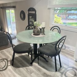Kitchen /Dining Room Table 6 Chairs