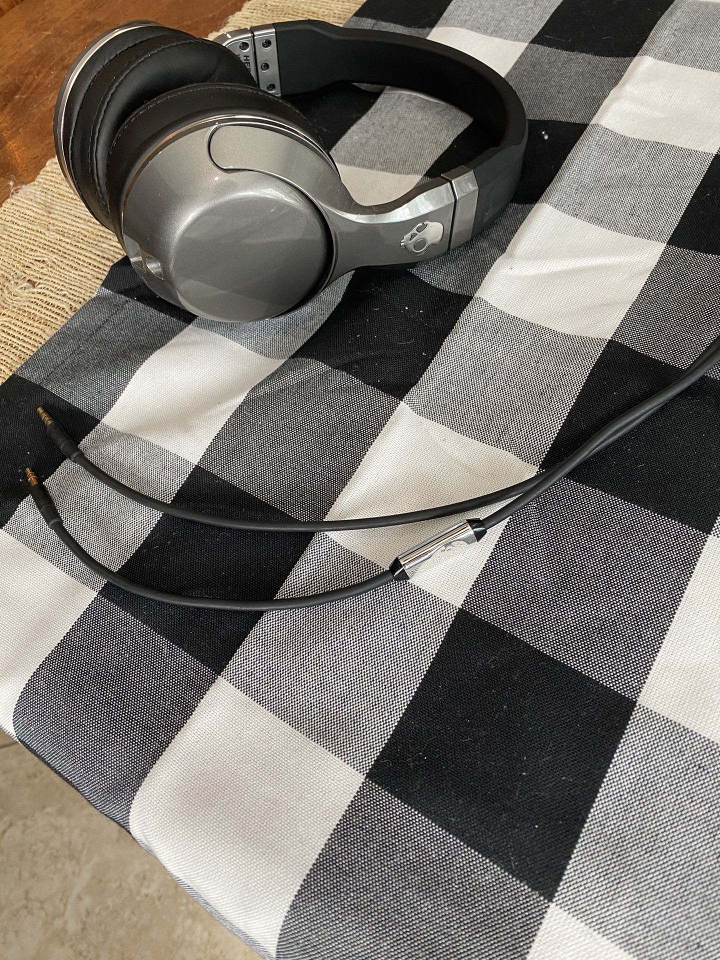 SkullCandy Hesh 2 Bluetooth headphones w/ headphone jack