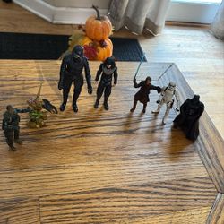 A lot Of 7 Different  Vintage  Star Wars And Others  Action Figures