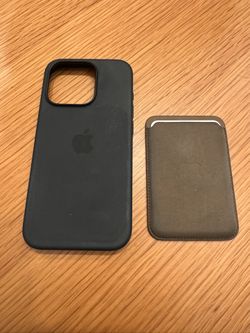 Apple iPhone 15 Pro Silicon Case and Wallet
