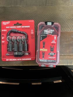 Milwaukee Bit Holders with Carabiner & Oscillating Blade Set
