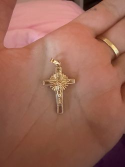 14k Gold Crucifix Cross Pendant
