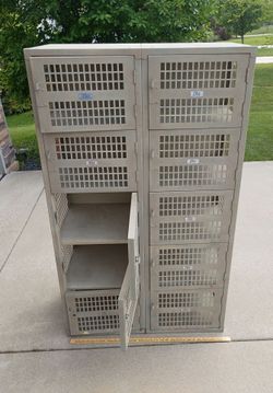 10 lockers in 1 unit steal school, work, gym. Pls lv phone