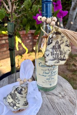 Handmade oyster shell ornaments- haunted house/ Halloween decor/host hostess gift