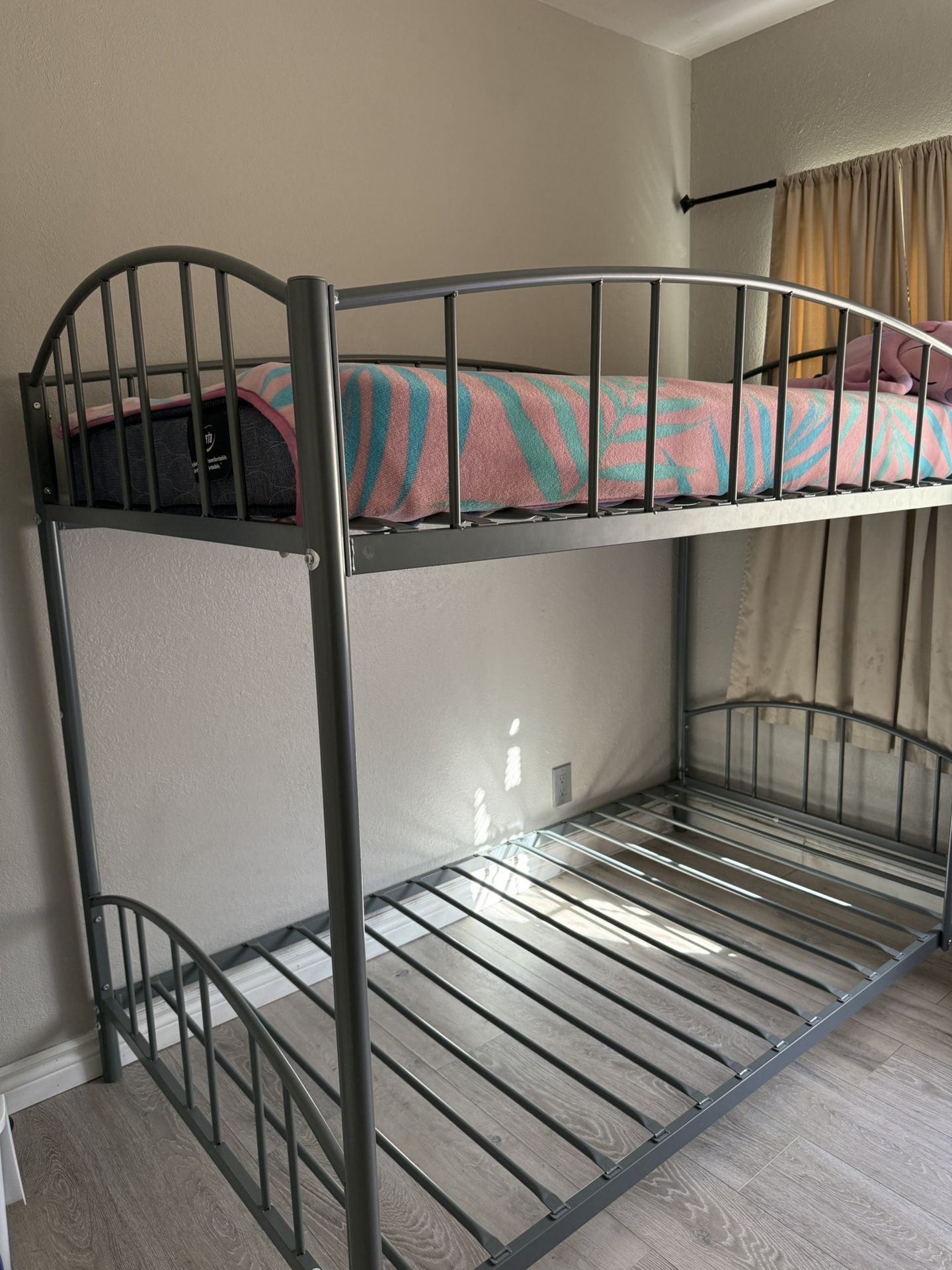 Twin Bunk Bed