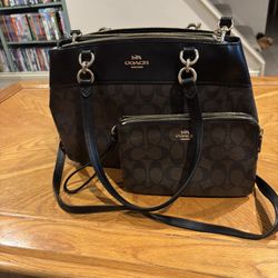 Coach Crossbody W/Matching Wallet