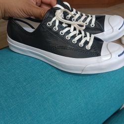 Converse Men Size 8 Women Size 9.5