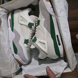 Air Jordan 4 Sb Pine Green 