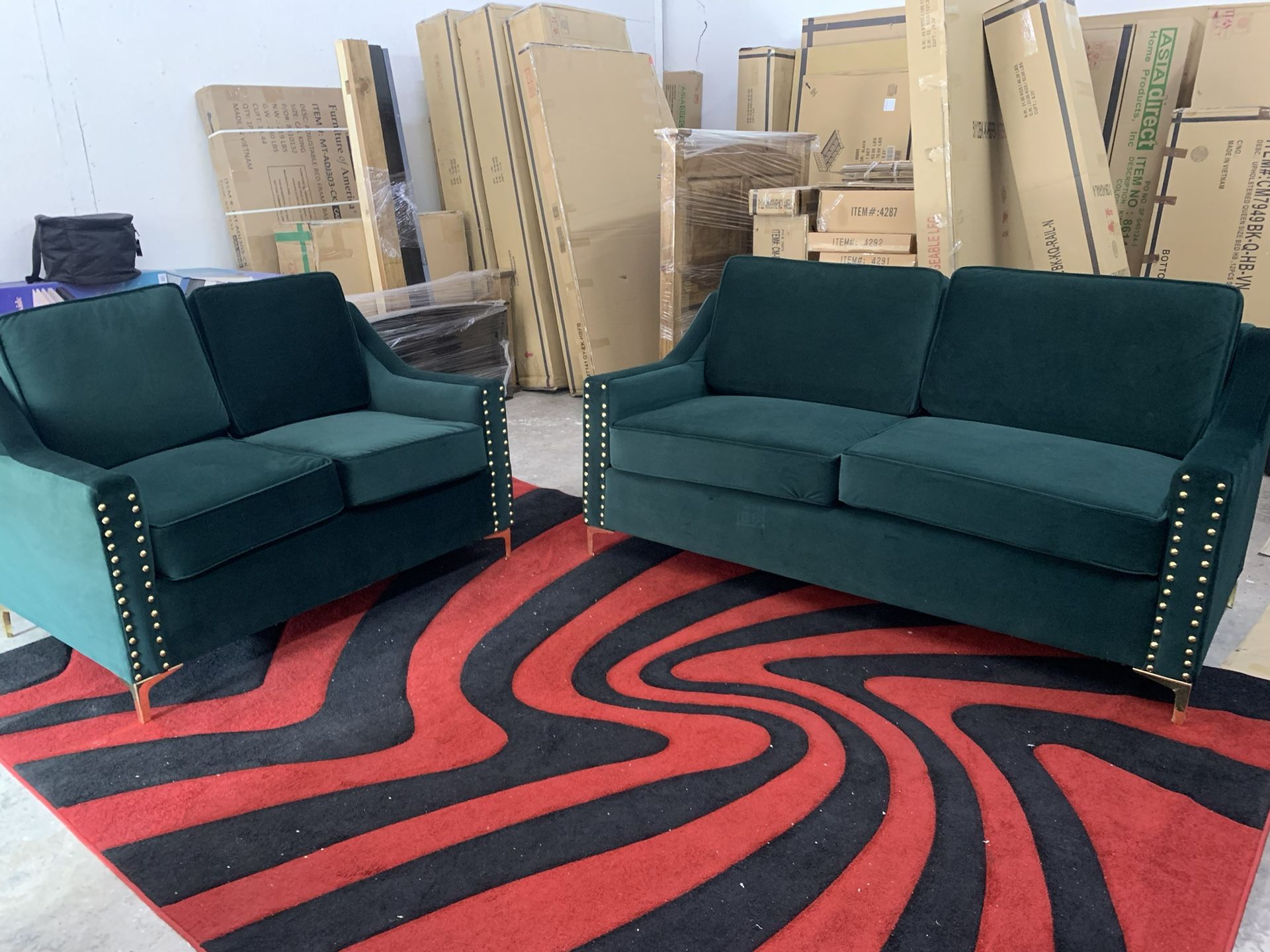 $899 Brand New Sofa And Loveseat Set Made In The USA 🇺🇸 (Read Description Below)
