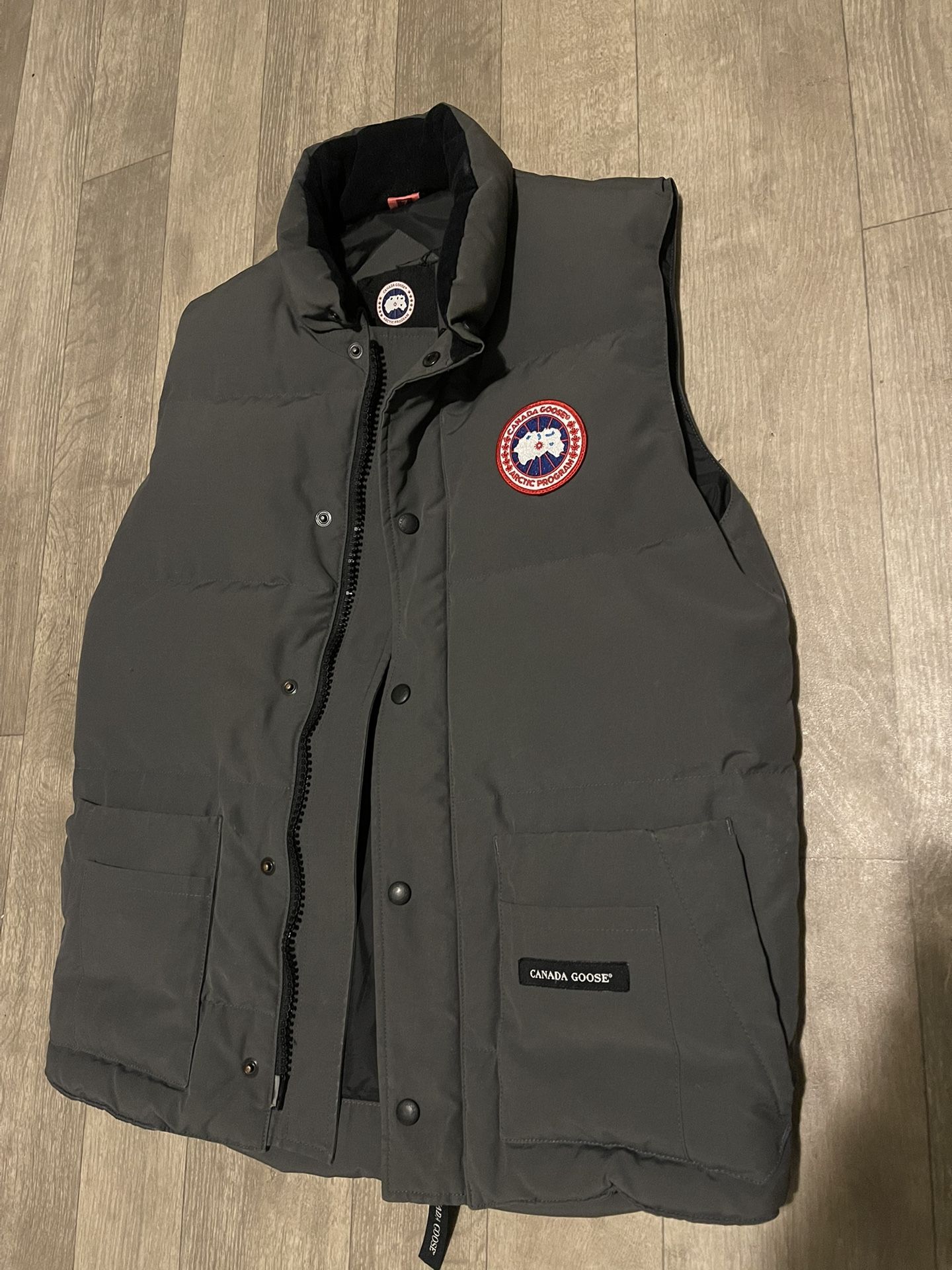 Mens Small Gray Canada Goose Vest