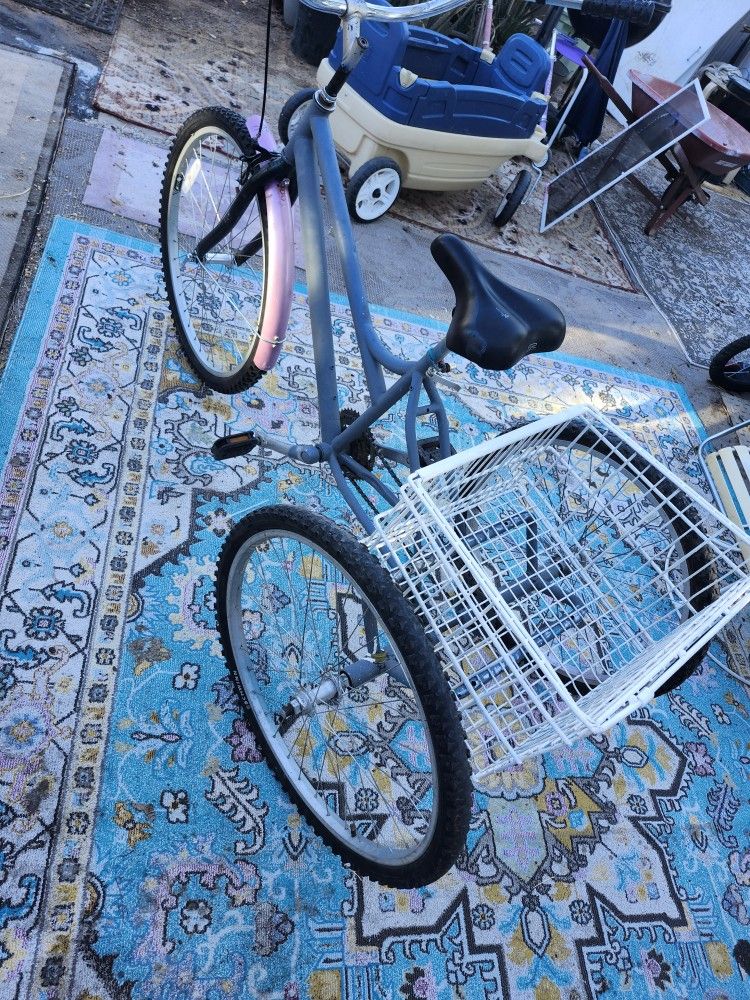 TROSCIKL 3WHEEL 26INCH SINGL  NEW TIRES AND TUBES WORK PERFECT EVERYTHING IS GOOD CONDITION N24 TH DR PHOENIX 