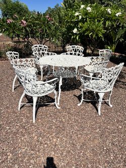 Vintage Patio White Iron Table With 6 Chairs