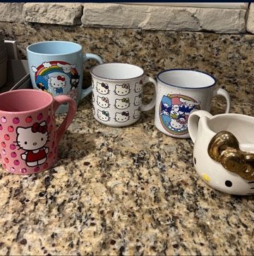 hello kitty cups 5 dollars each or can sell all for 25