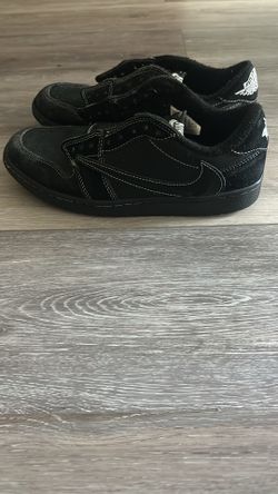 Travis Scott’s phantoms black
