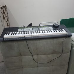 Electronic Keyboard LK-135