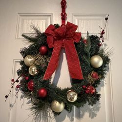 Pre-lit lighted Christmas tree & wreath & decor