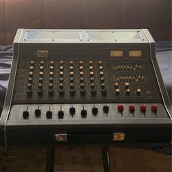 Yamaha - EM 200B - Analog Mixer