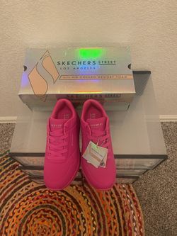 Skechers Women’s Uno-Night Shade Sneakers - Air Cooled Memory Foam- Size 6.5