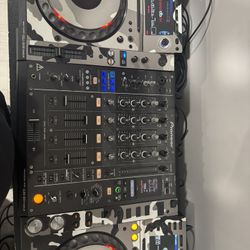 Cdj 2000nxs And Djm 900nxs