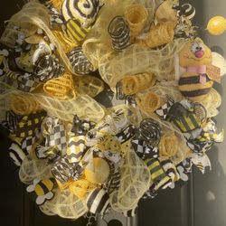 Bumblebee Wreath 