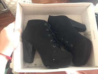 Black heel boots