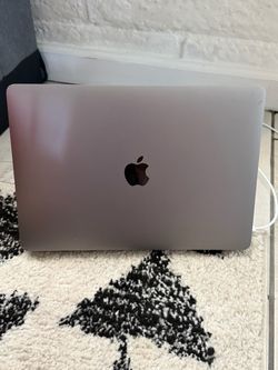 2020 MacBook Pro 13” M1 8GB RAM 256GB SSD + Charger cable