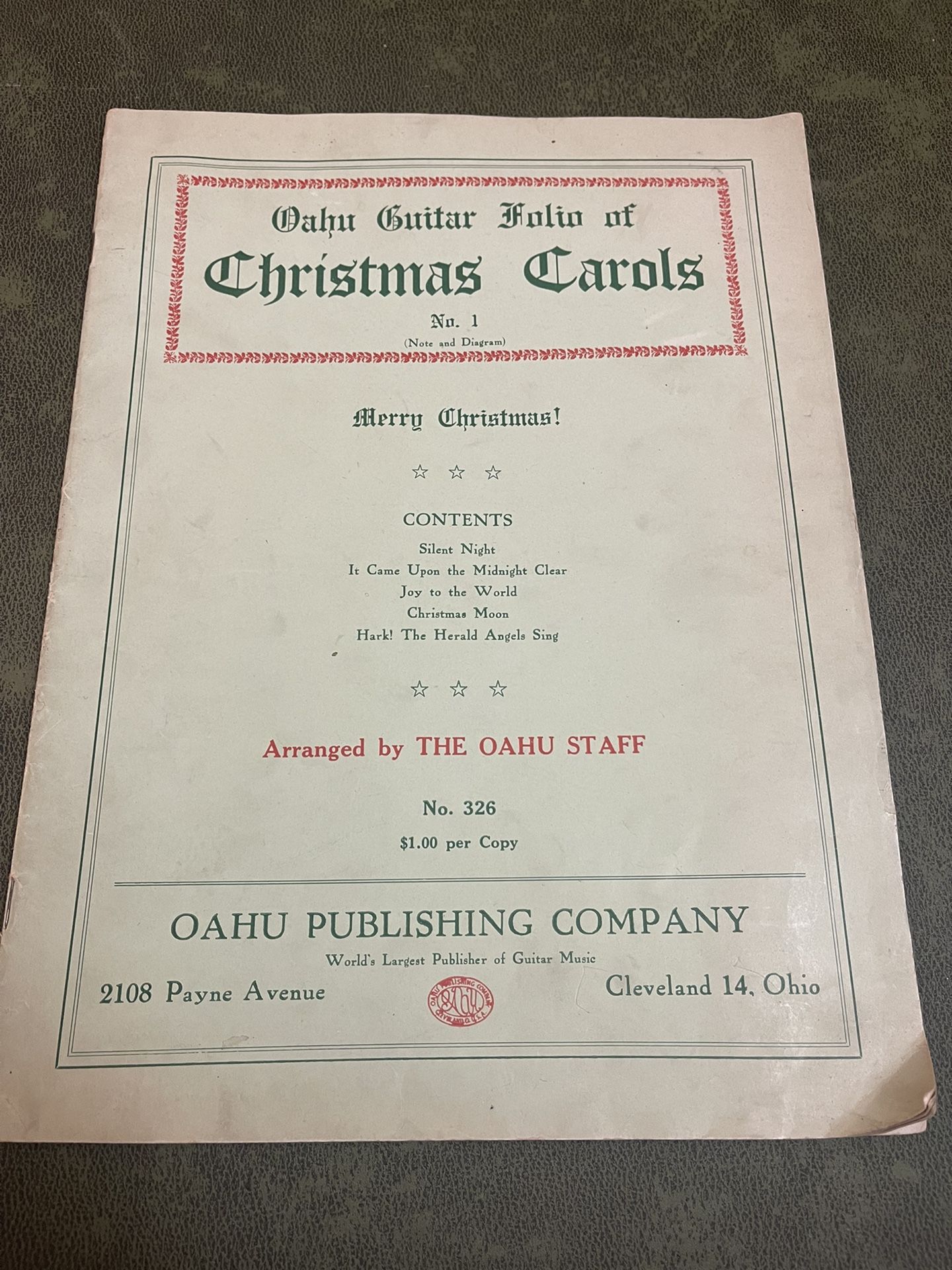 Oahu Publishing Co Sheet Music - Oahu Folio Of Christmas Carols - For Guitar