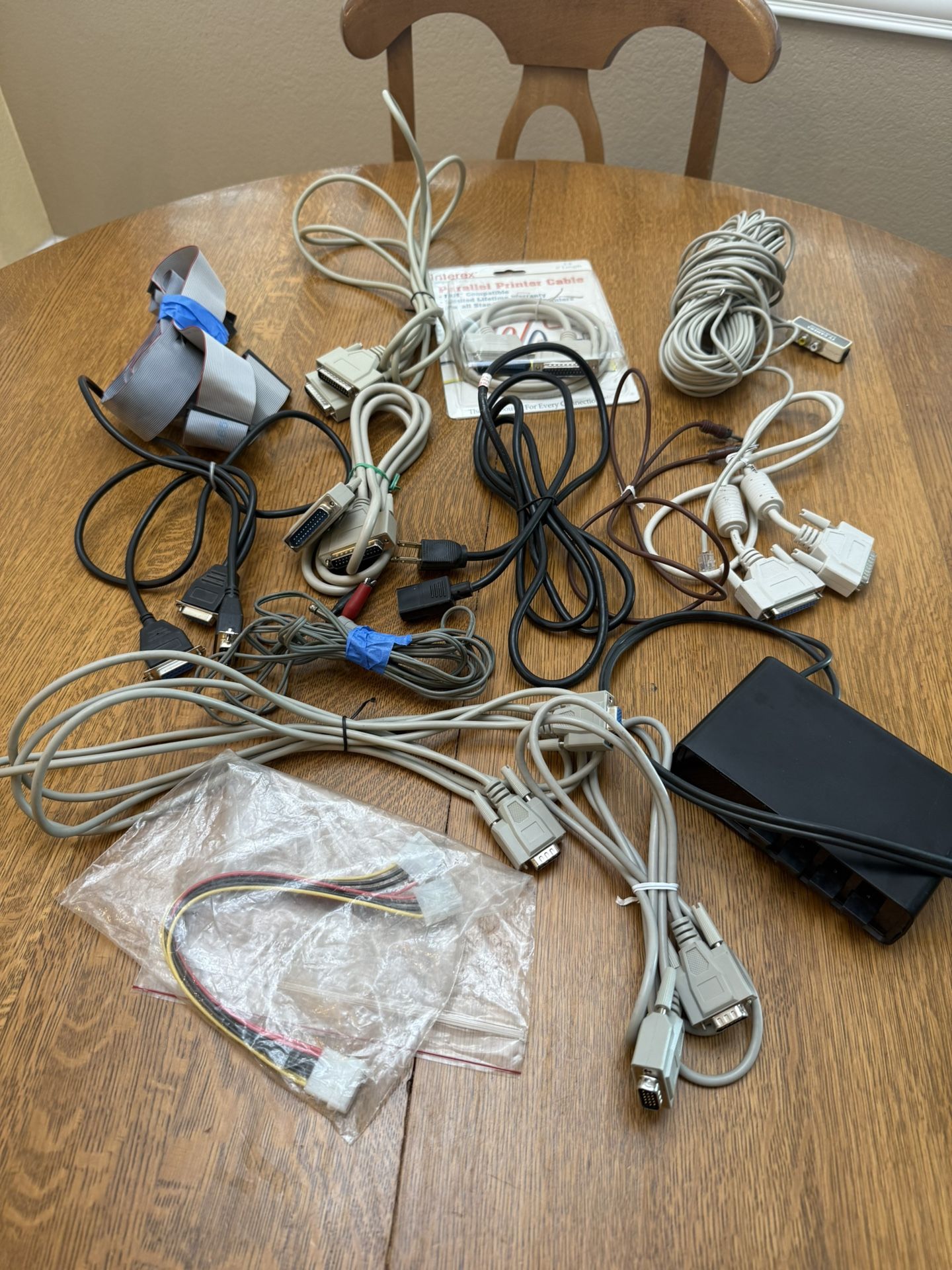 A Lot Of Vintage Computer/video Gaming Cords