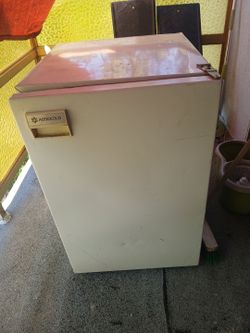 Mini fridge