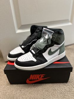 Air Jordan 1 Clay Green Size 8.5