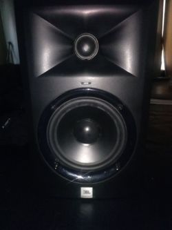 JBL 3SERIES professional studio monitor