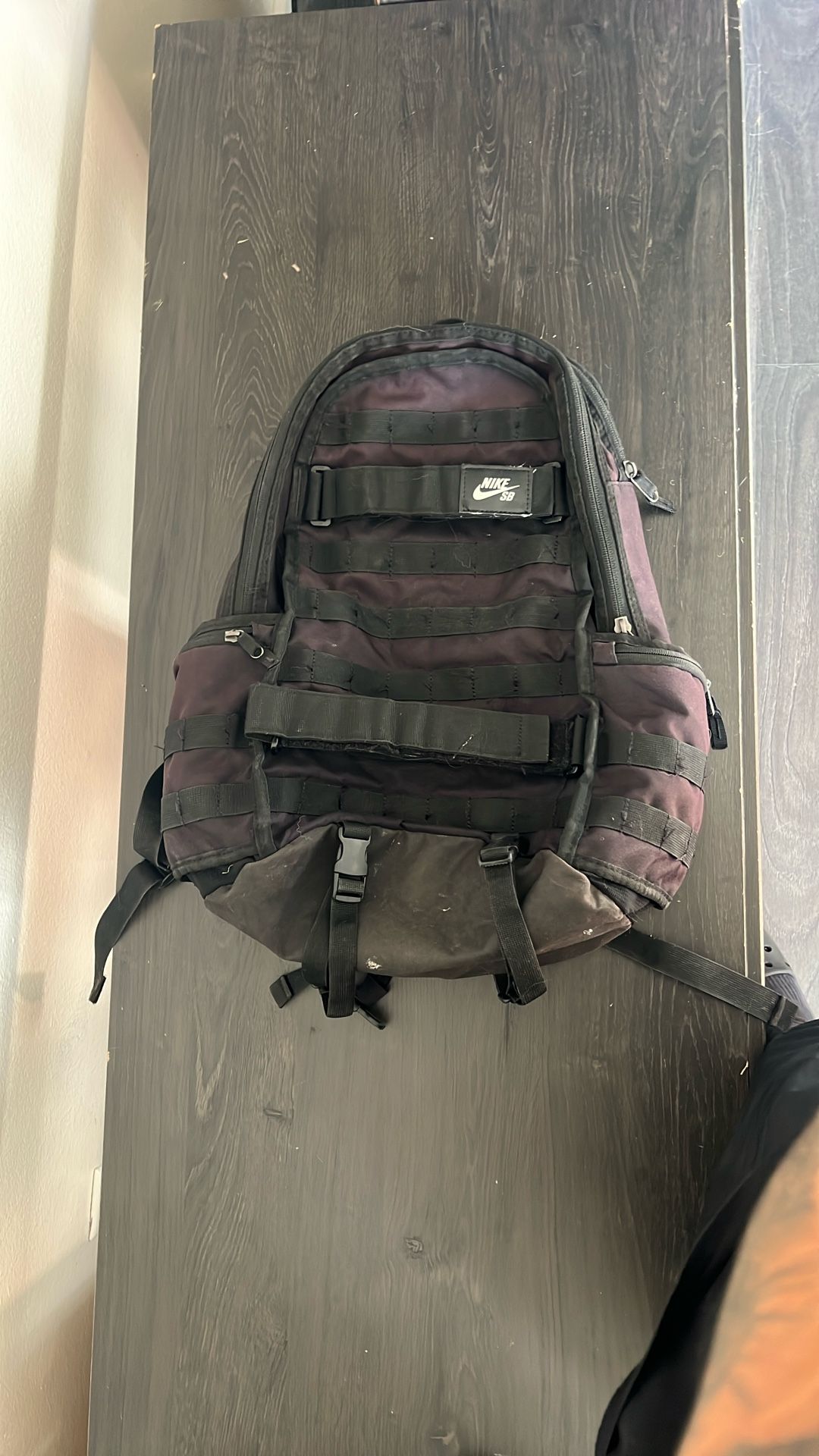 Nike SB Skate Backpack – Black/Burgundy