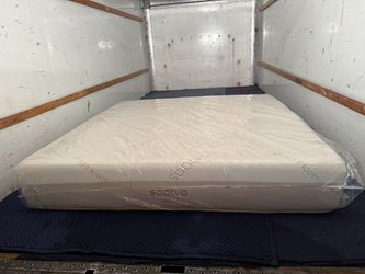 Like New! Saatva Contour5 King Mattress - Delivery Available