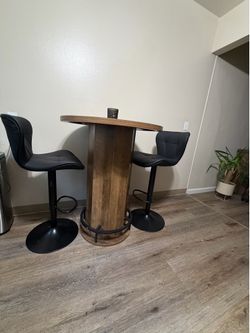 Round bar table