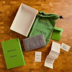 Bottega Venetta Cassette Zip Around Wallet (Gray)