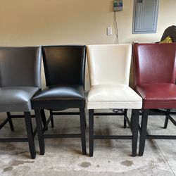 Set of 4 upholstered chair/ bar stools