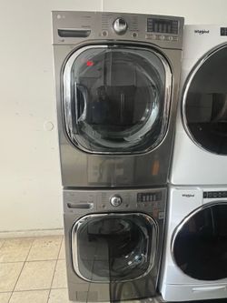 Washer and dryer LG 27”