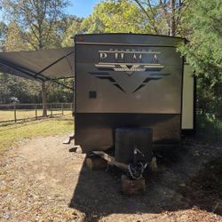 2021 Palomino Puma Travel Trailer 