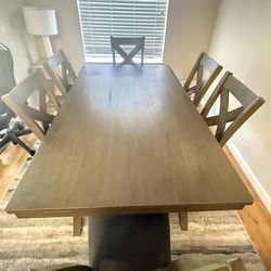Solid wood dining table set with 6 chairs - Great Condition