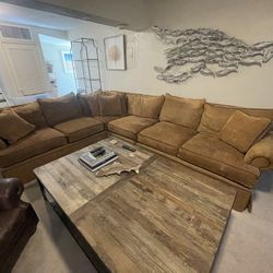 Kincaid Comfy Sectional