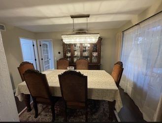 8 Piece Dining Room Set