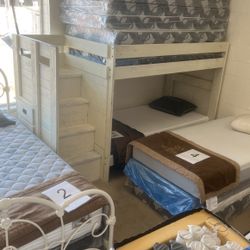  Twin Over Twin Bunkbed / Stairs and storage