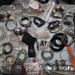 Necklaces,bracelets And Earrings [10 Pieces For 15.00 ]